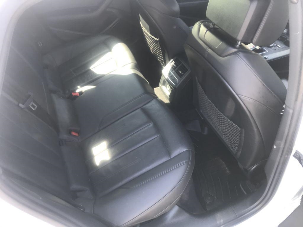 Audi A4 Premium Plus 4D Sdn at Qtro 2.0T 2019 Audi A4 Premium Plus 4D Sdn at Qtro 2.0T 2019