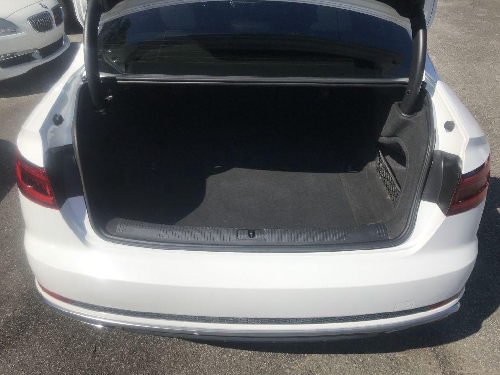 Audi A4 Premium Plus 4D Sdn at Qtro 2.0T 2019 Audi A4 Premium Plus 4D Sdn at Qtro 2.0T 2019