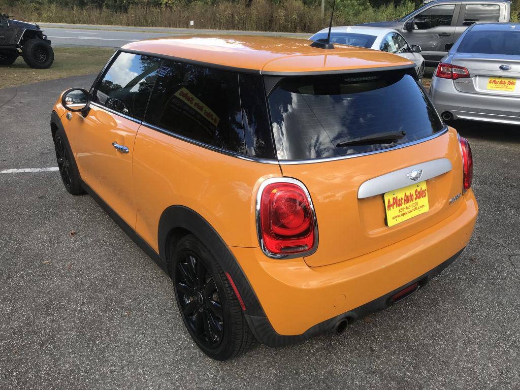 MINI Cooper Base 2D Hatchback 2014