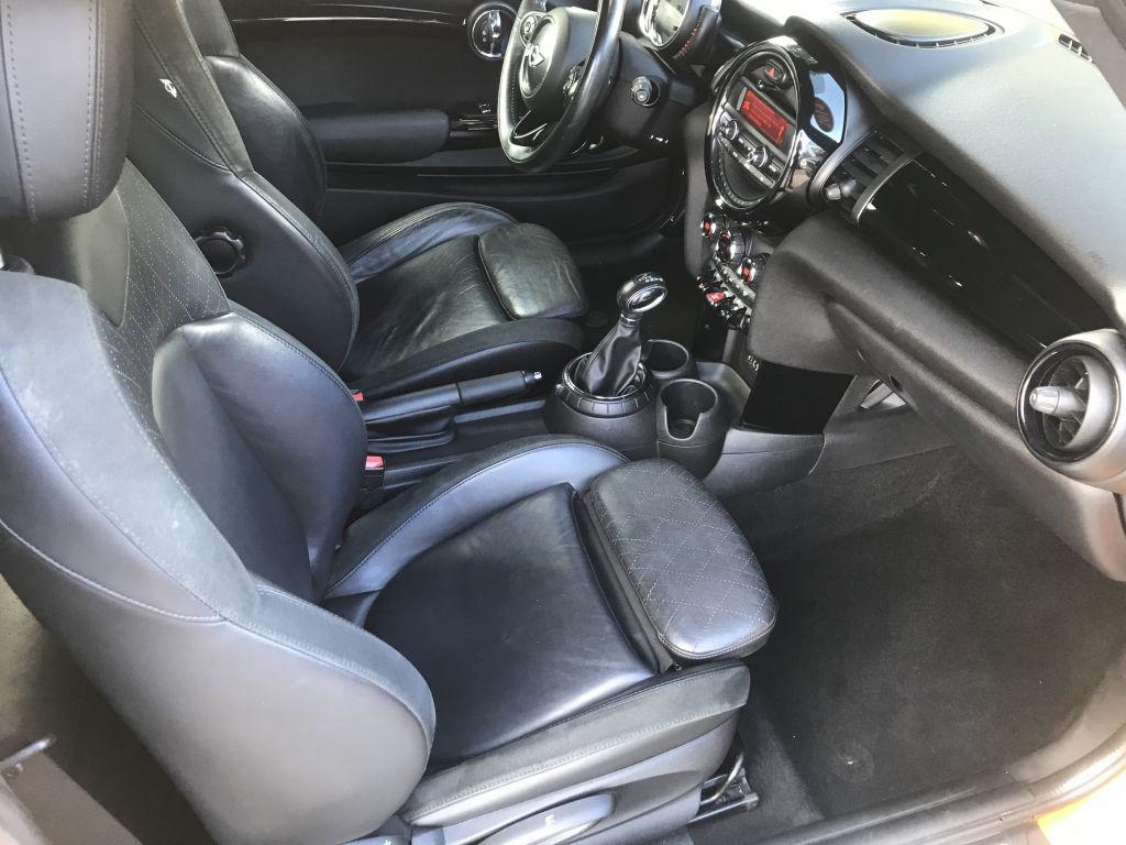 MINI Cooper Base 2D Hatchback 2014