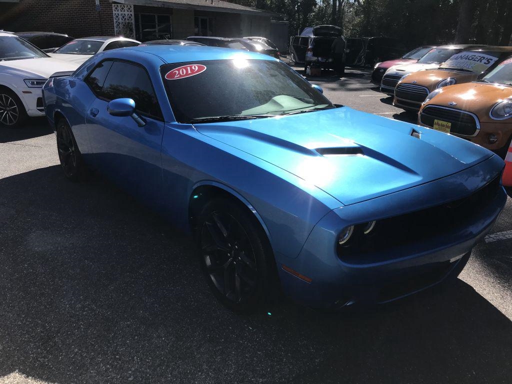 Dodge Challenger SXT 2D Coupe 2019