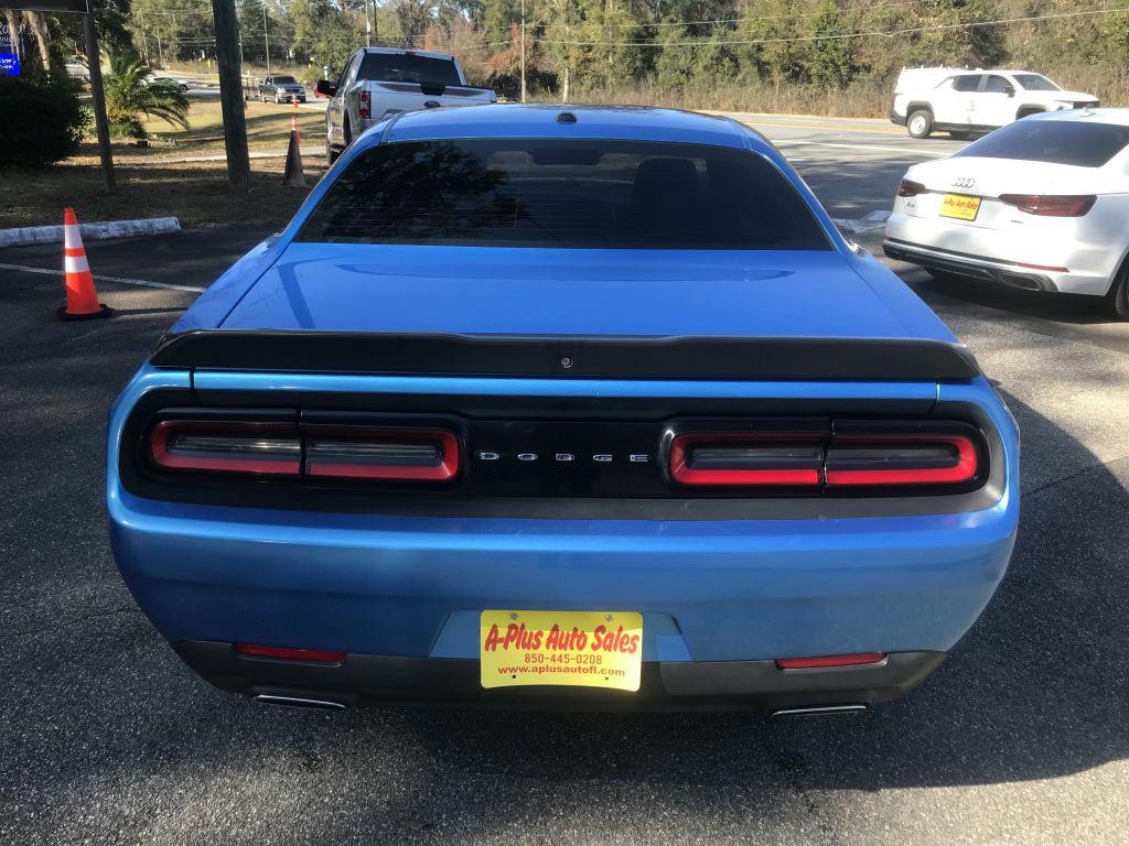 Dodge Challenger SXT 2D Coupe 2019