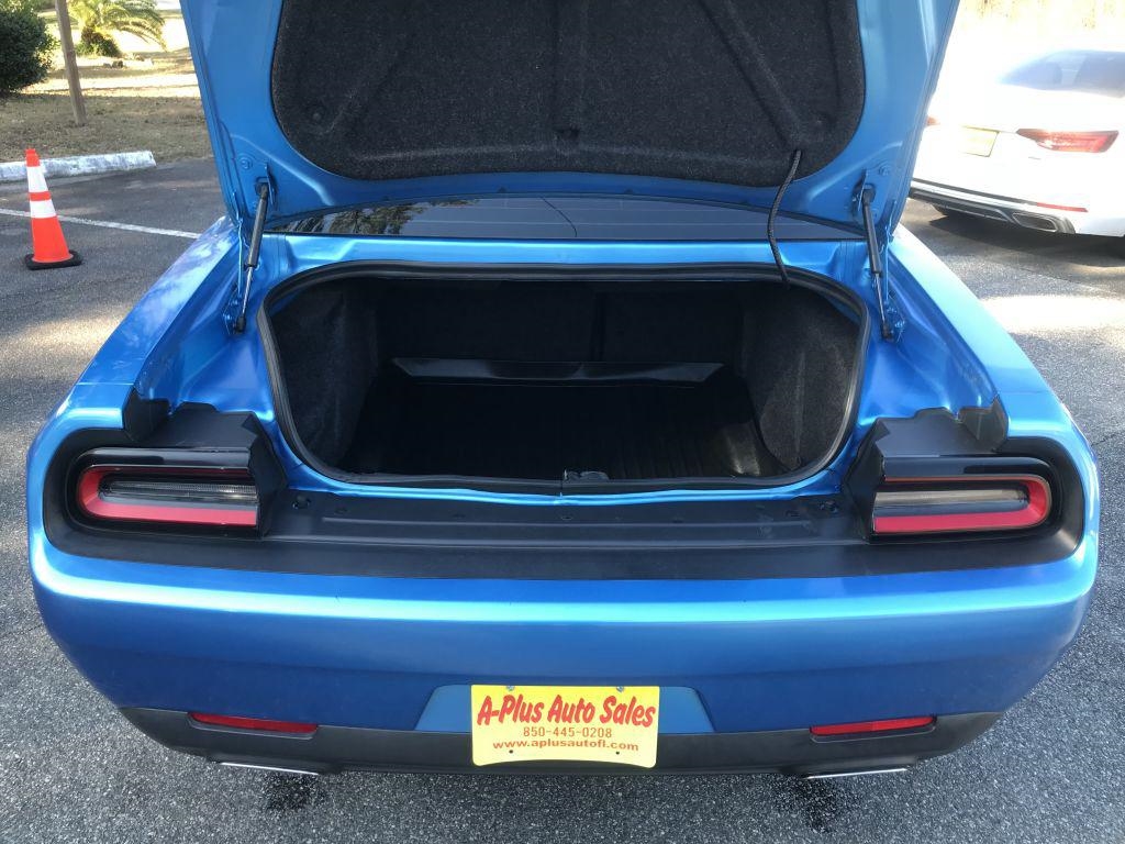 Dodge Challenger SXT 2D Coupe 2019