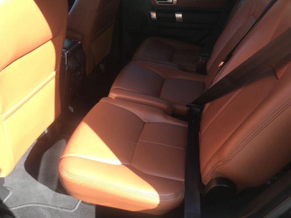 Land Rover LR4 HSE Lux 4D SUV 2016