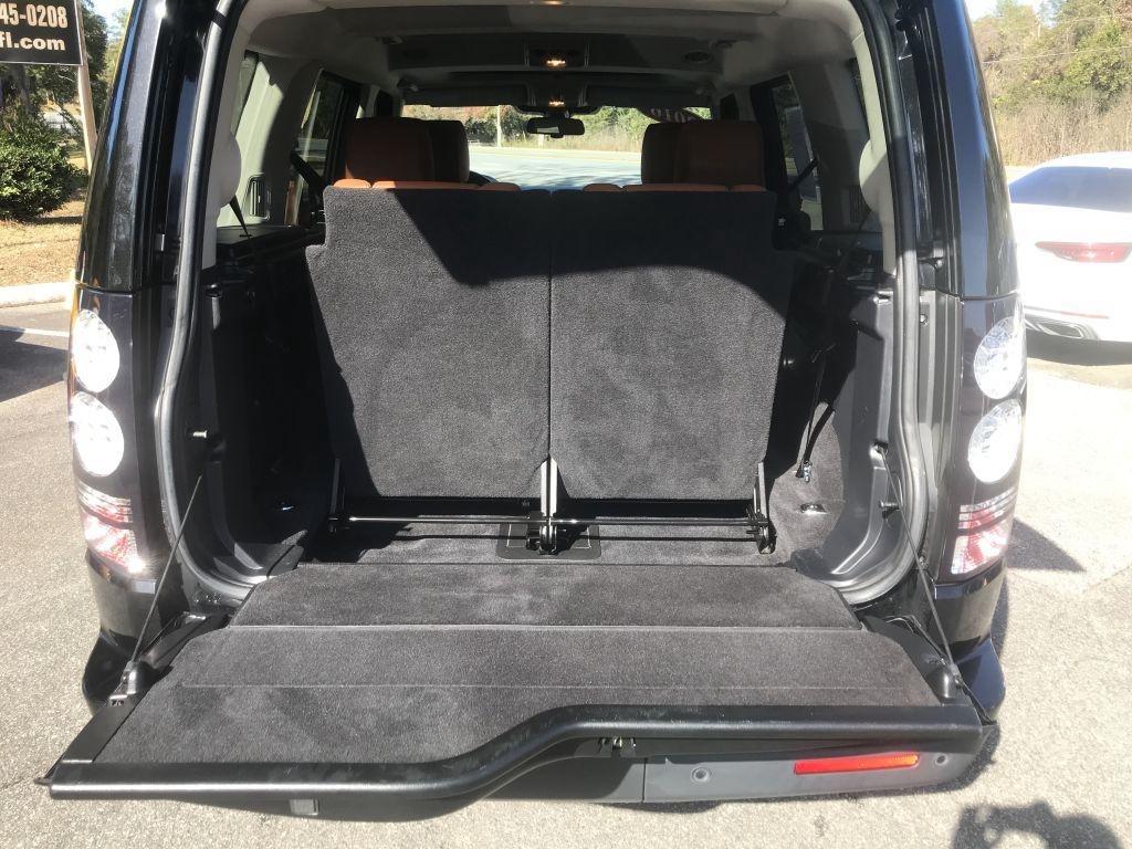 Land Rover LR4 HSE Lux 4D SUV 2016