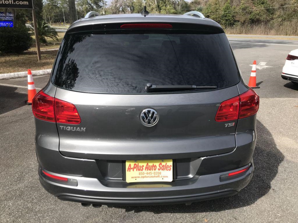 Volkswagen Tiguan Sport 4D SUV FWD 2017