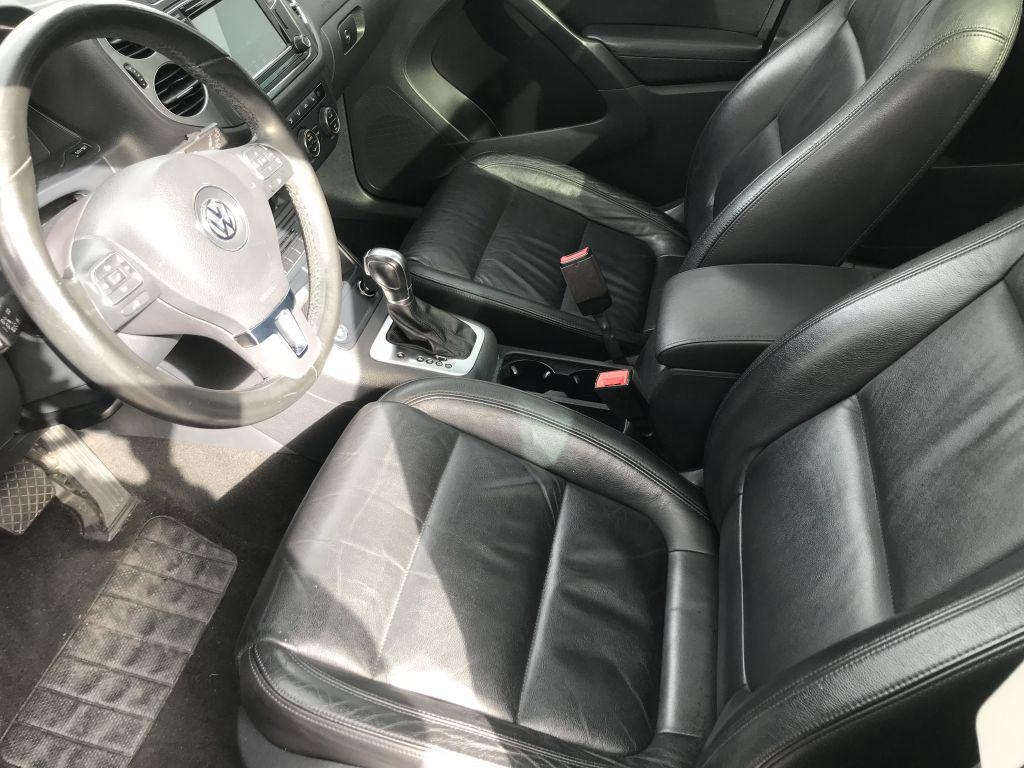 Volkswagen Tiguan Sport 4D SUV FWD 2017