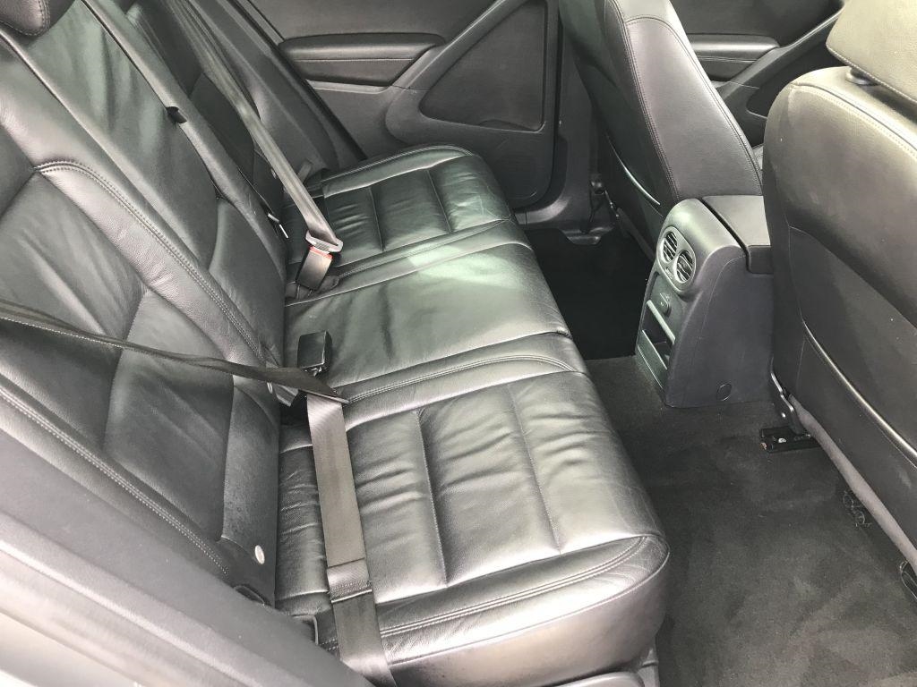 Volkswagen Tiguan Sport 4D SUV FWD 2017