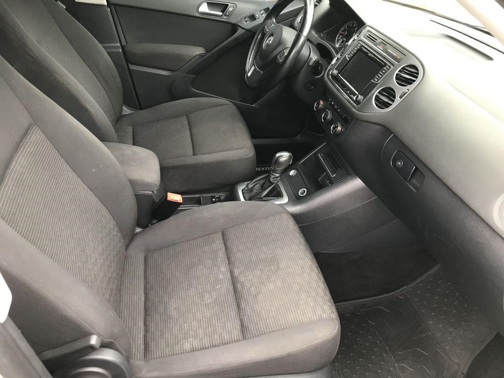 Volkswagen Tiguan S 4D SUV FWD 2017