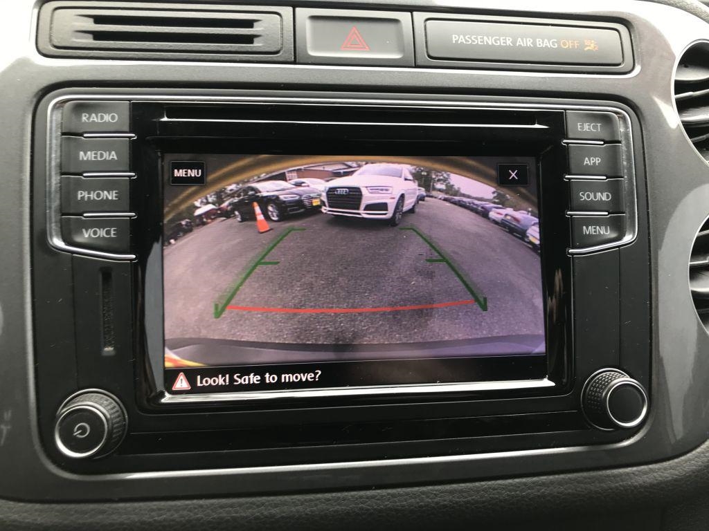 Volkswagen Tiguan S 4D SUV FWD 2017