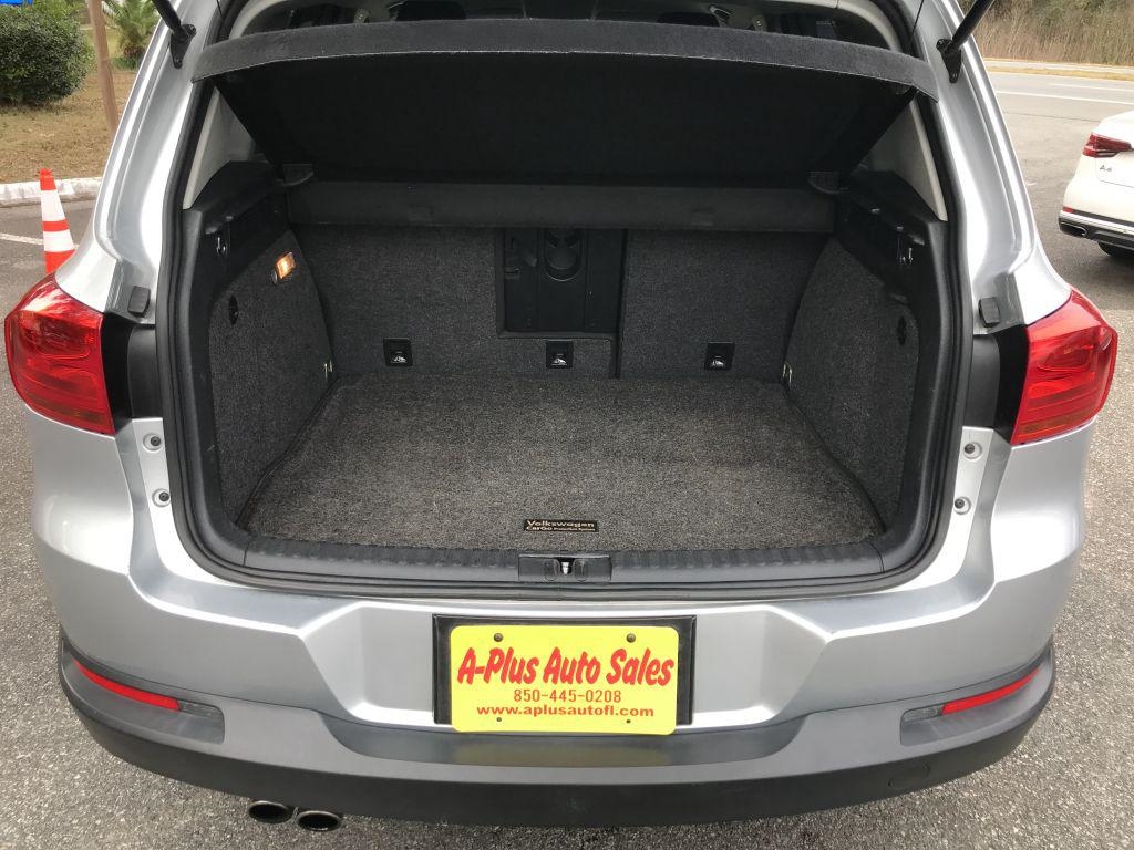 Volkswagen Tiguan S 4D SUV FWD 2017