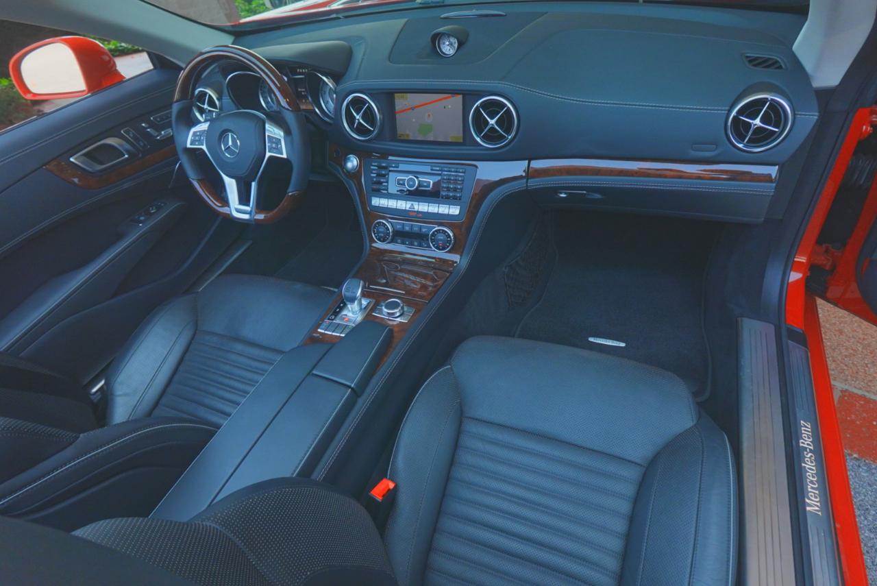 Mercedes-Benz SL-Class SL550R 2013