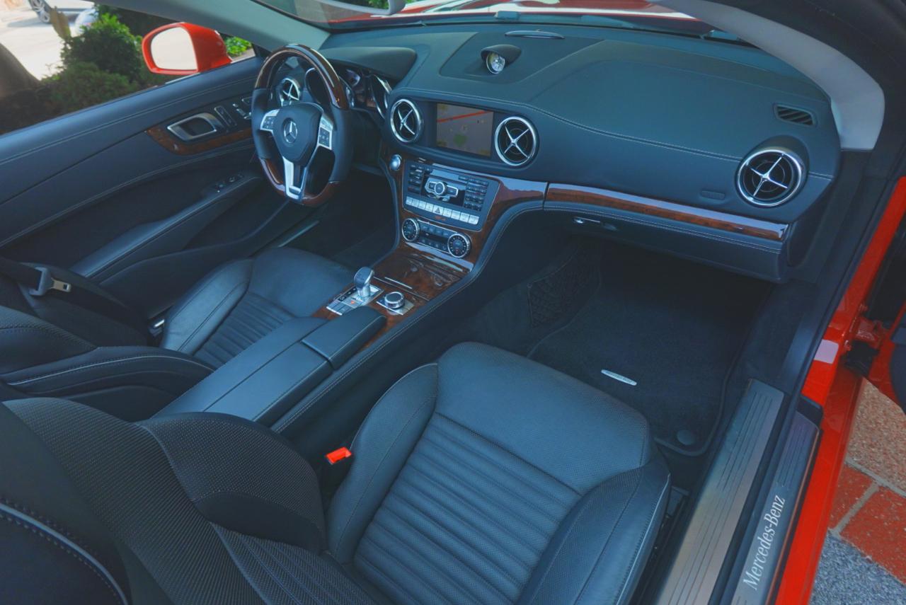 Mercedes-Benz SL-Class SL550R 2013