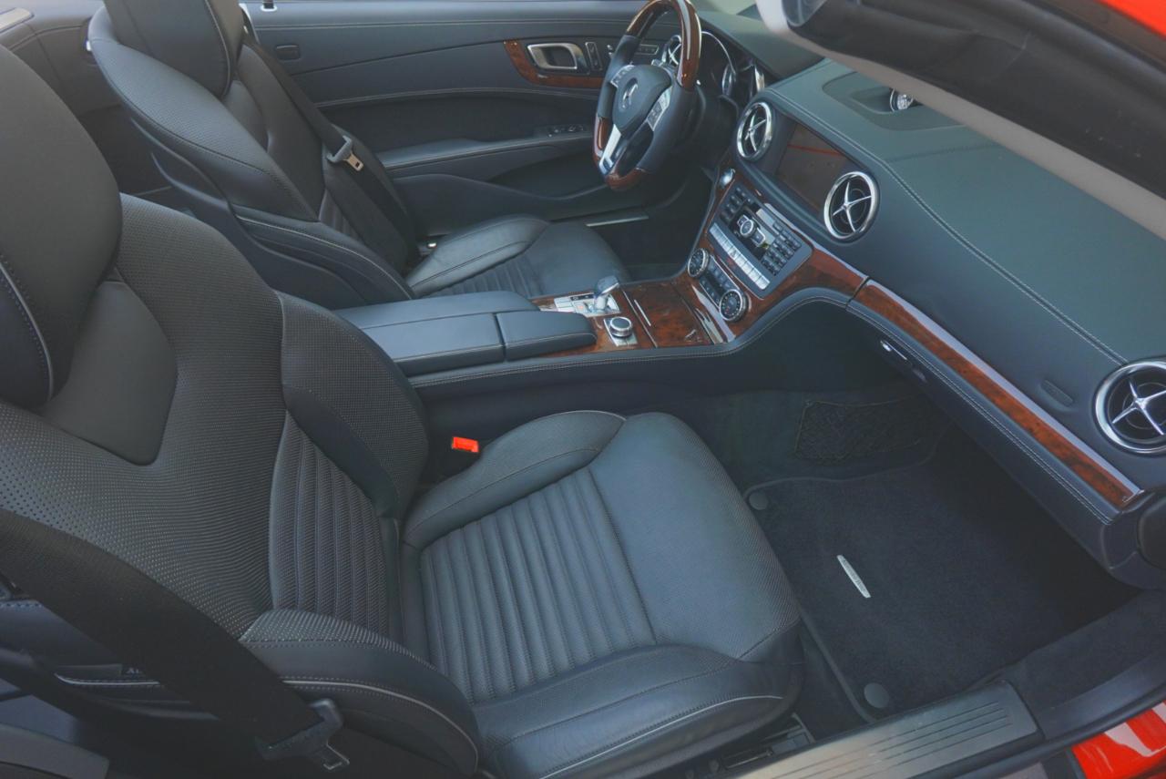 Mercedes-Benz SL-Class SL550R 2013