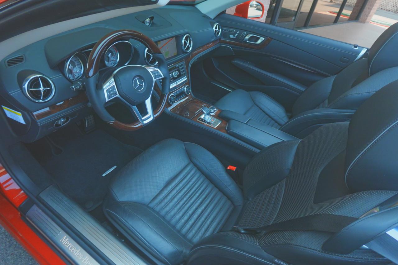 Mercedes-Benz SL-Class SL550R 2013