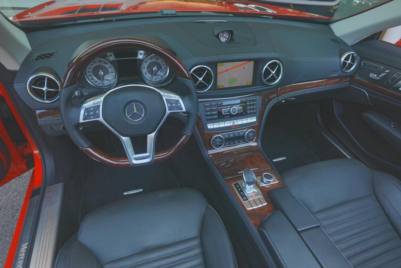 Mercedes-Benz SL-Class SL550R 2013