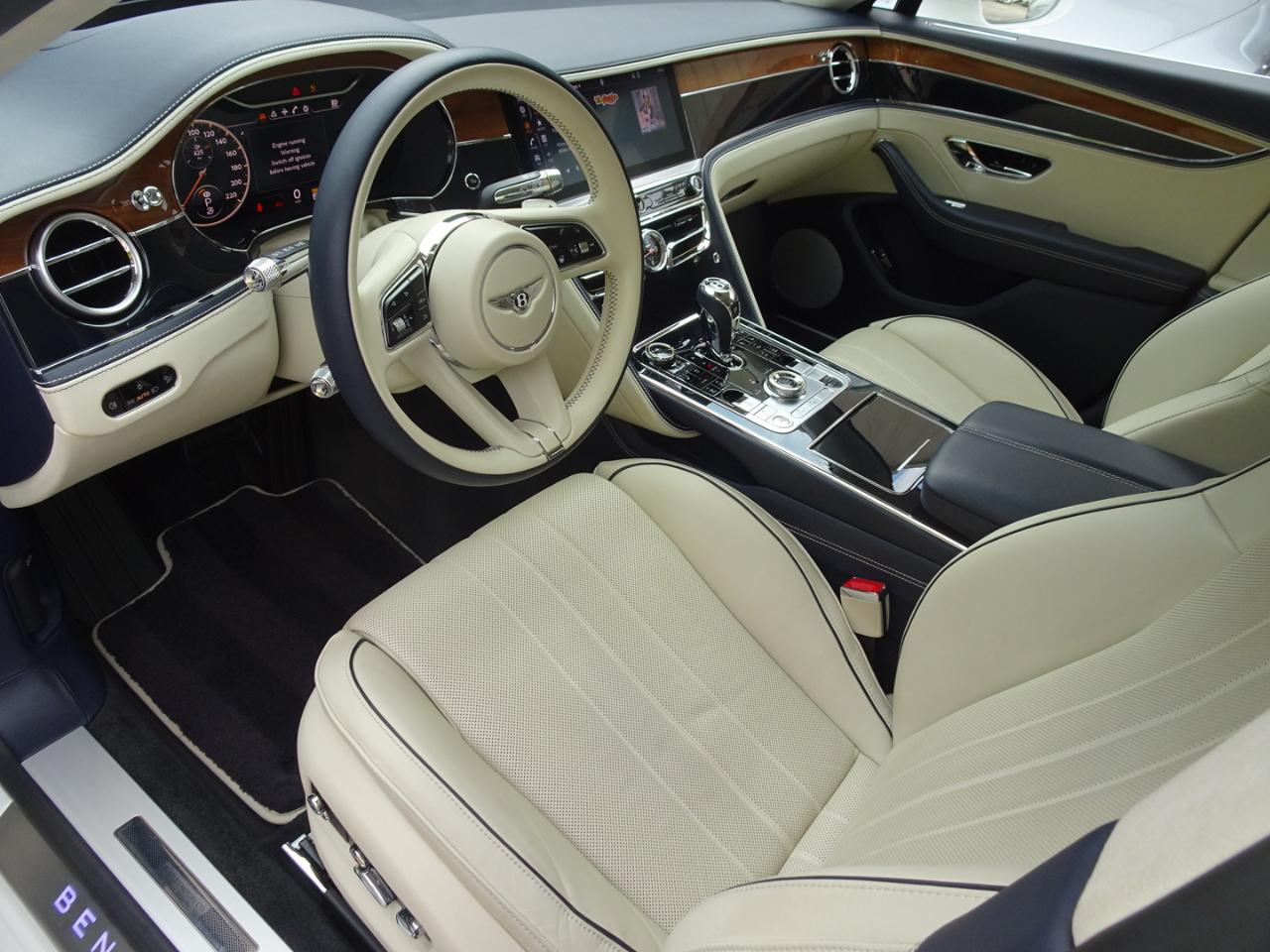 Bentley Flying Spur V8 2021
