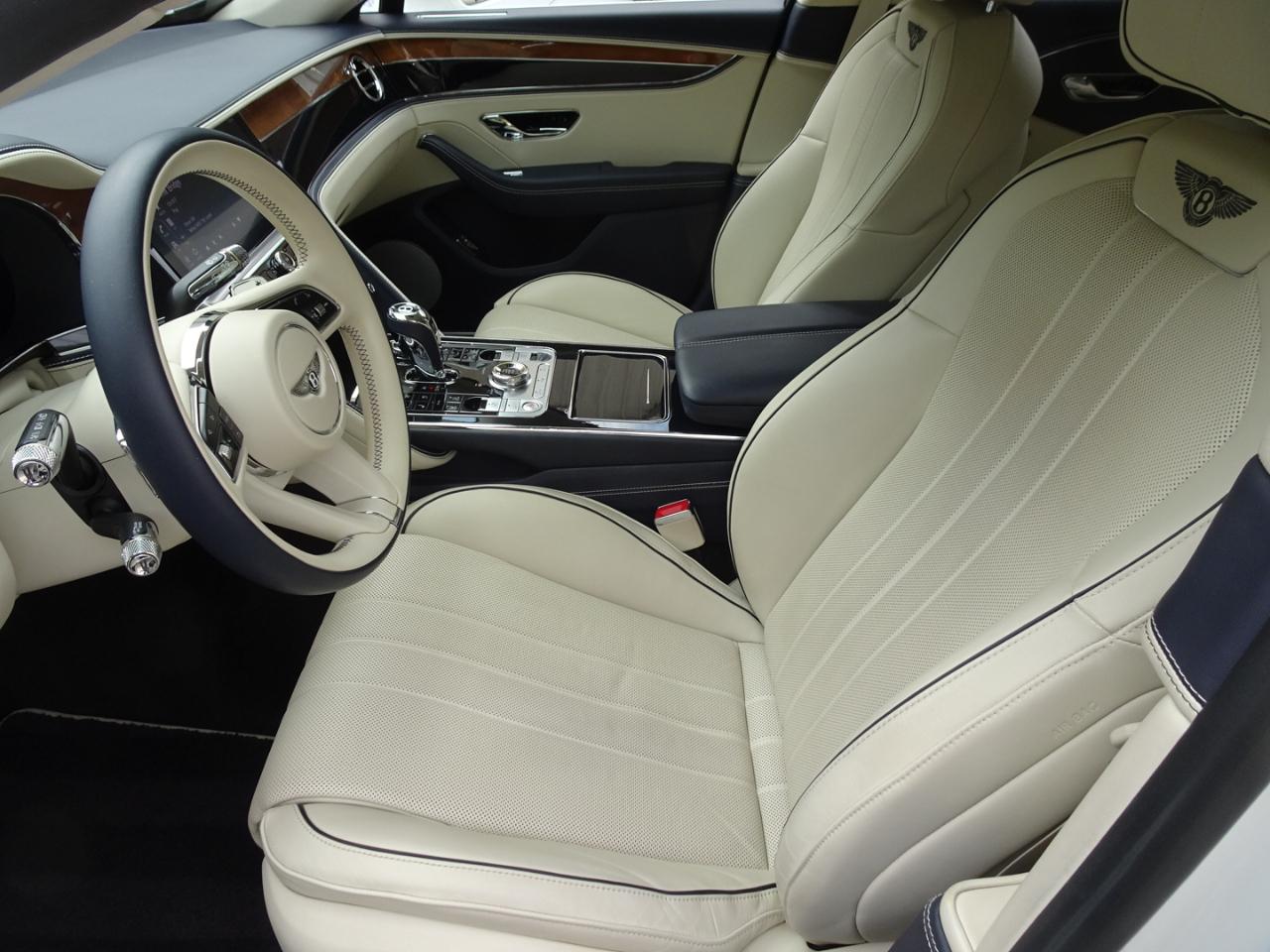 Bentley Flying Spur V8 2021