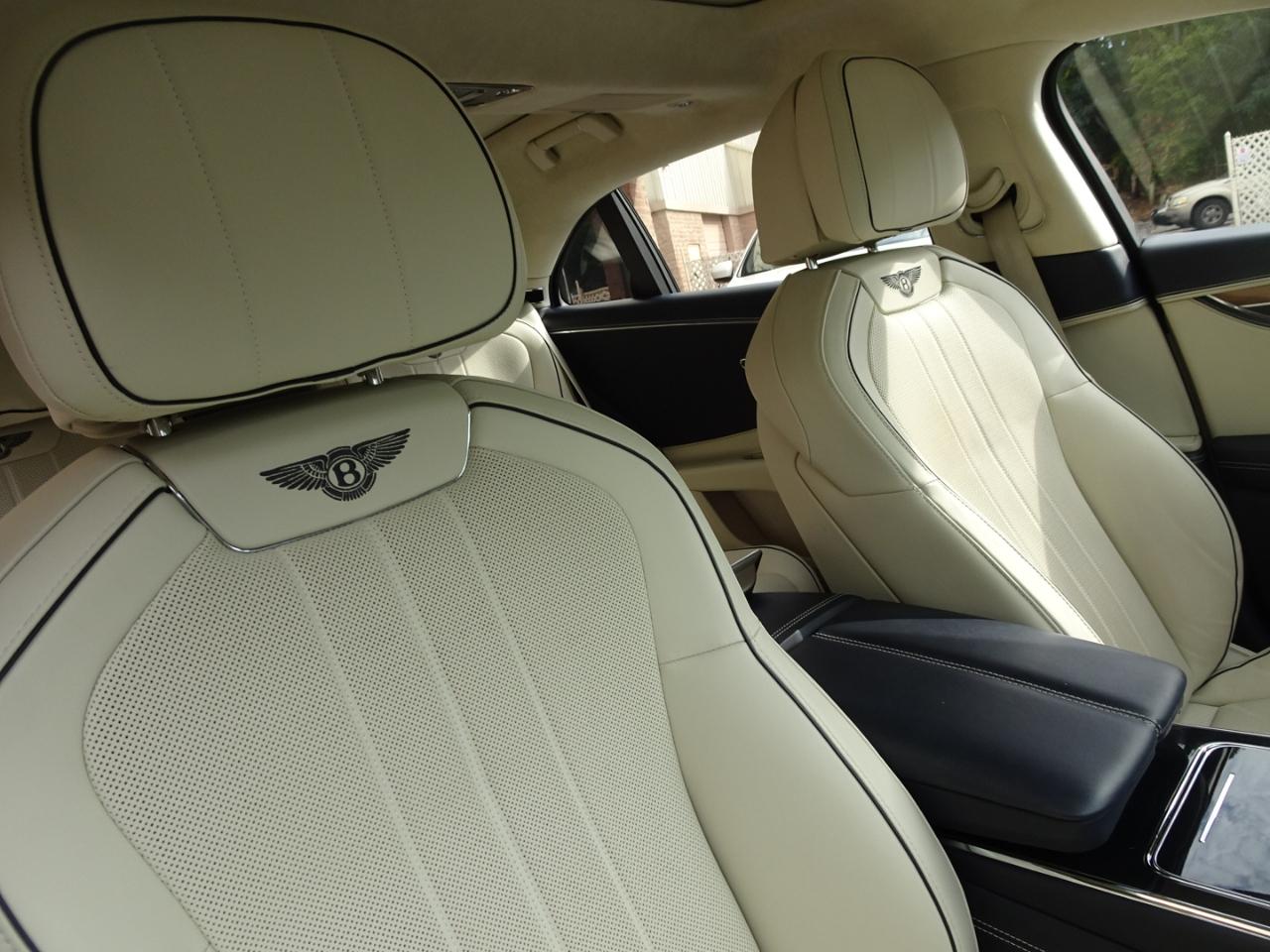 Bentley Flying Spur V8 2021
