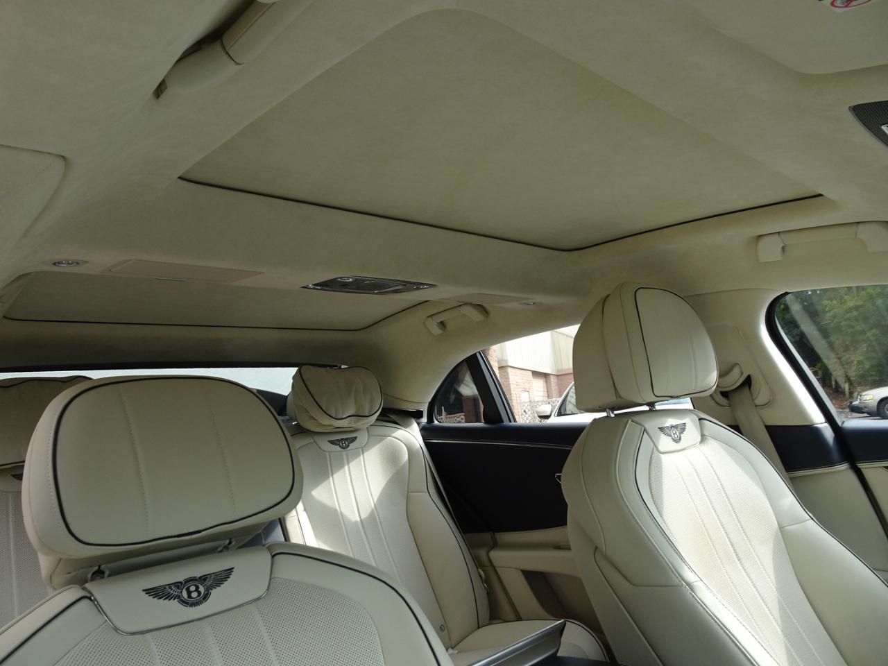 Bentley Flying Spur V8 2021