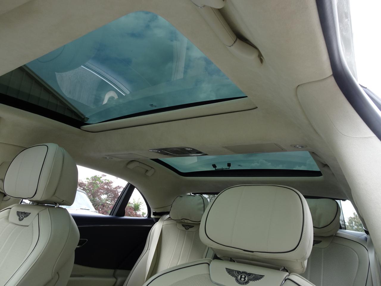 Bentley Flying Spur V8 2021
