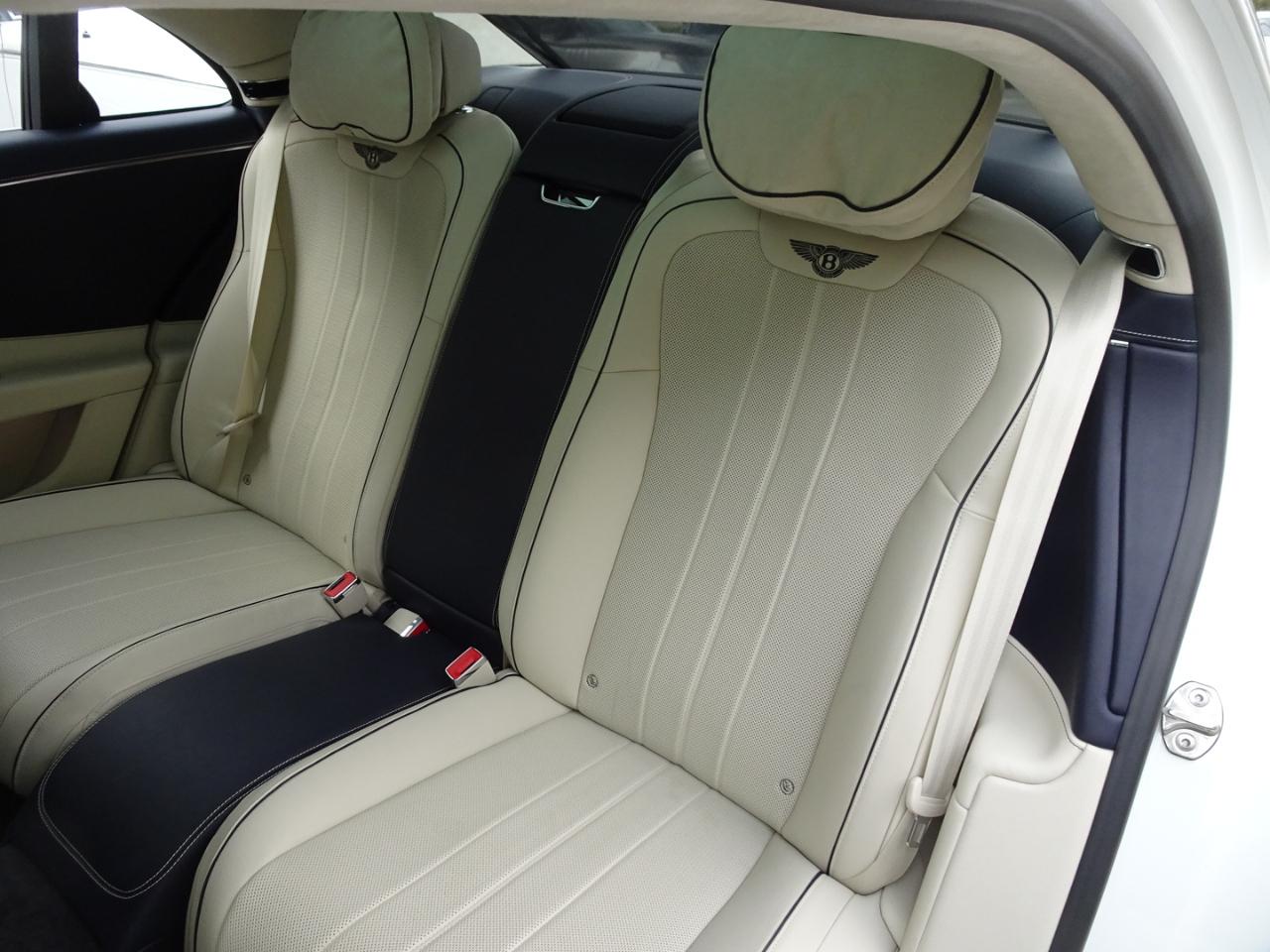 Bentley Flying Spur V8 2021