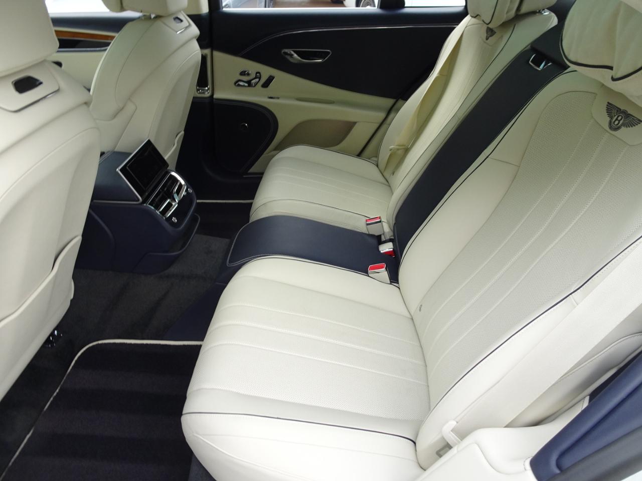 Bentley Flying Spur V8 2021