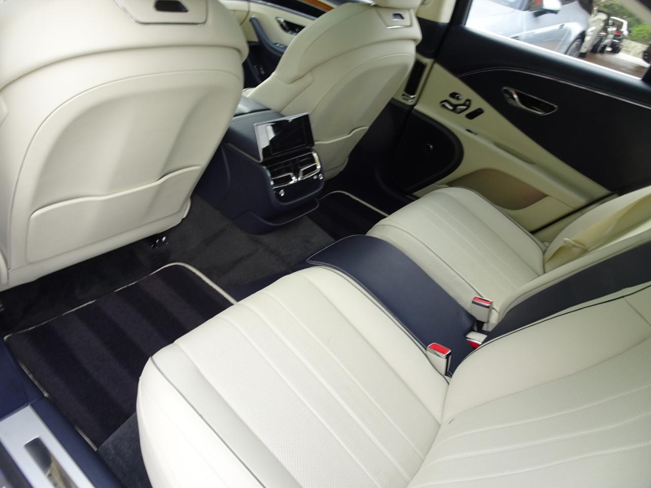 Bentley Flying Spur V8 2021
