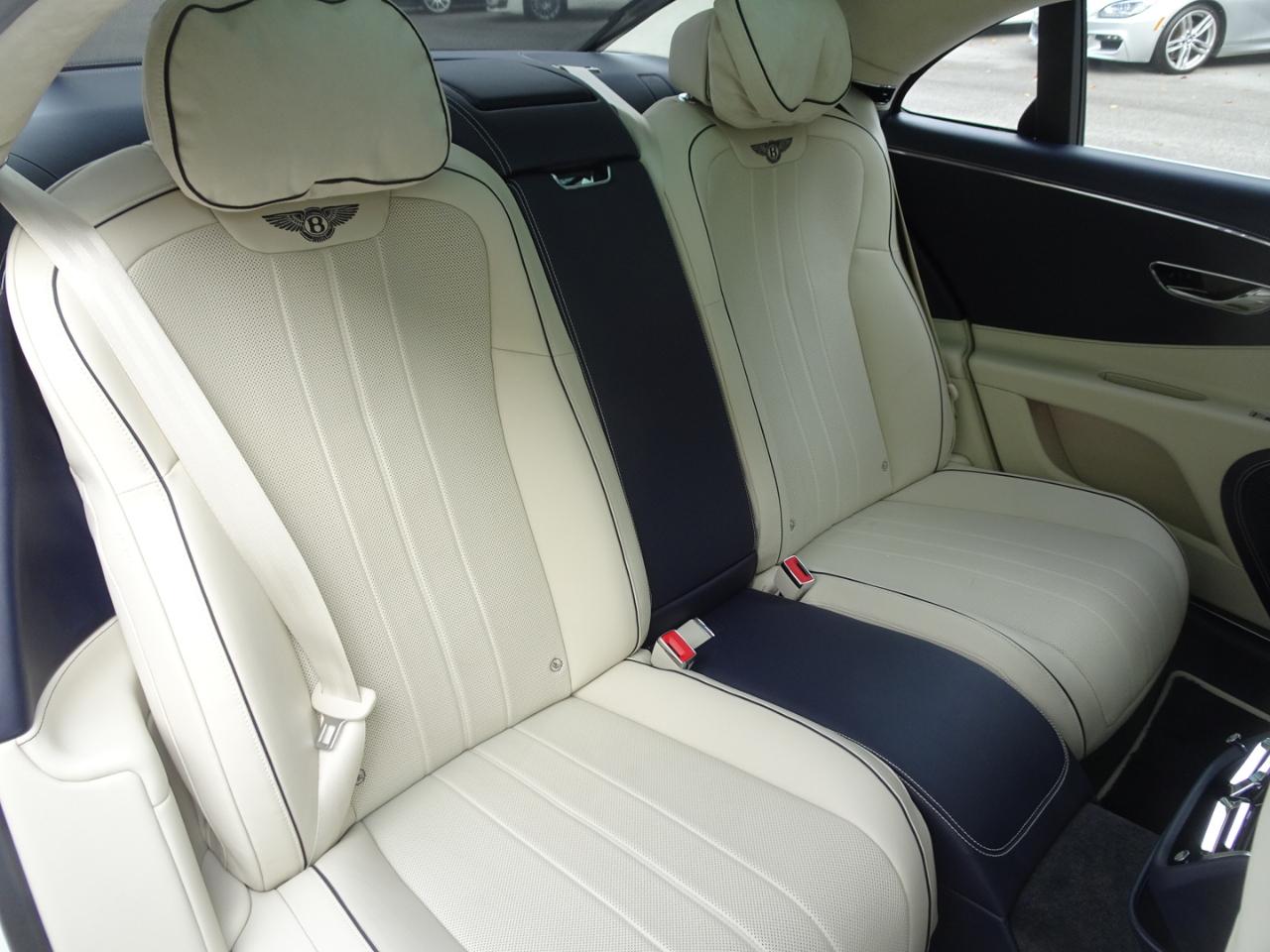 Bentley Flying Spur V8 2021