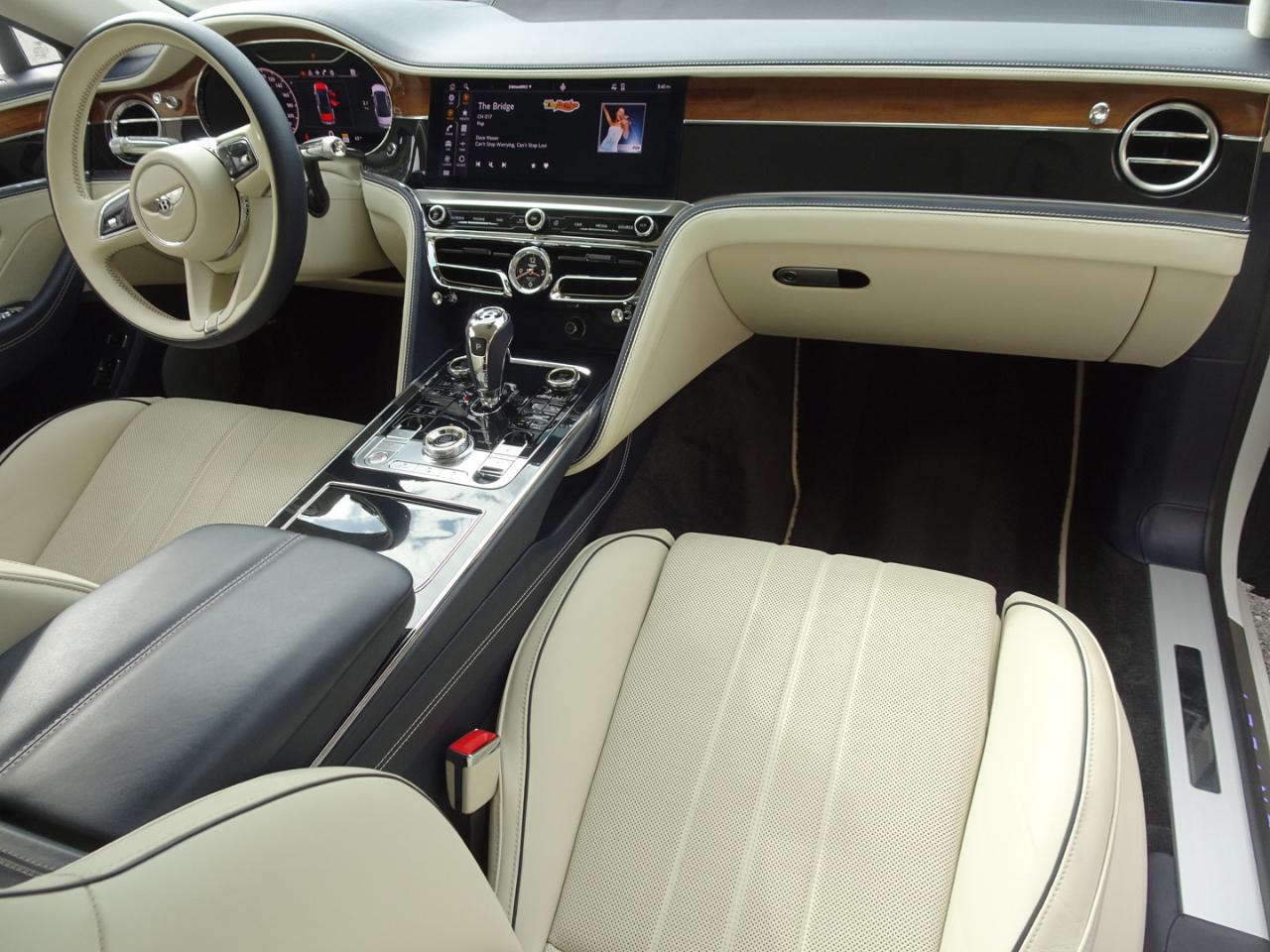 Bentley Flying Spur V8 2021