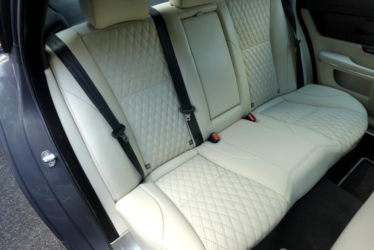 Jaguar XJL  2016 Jaguar XJL  2016