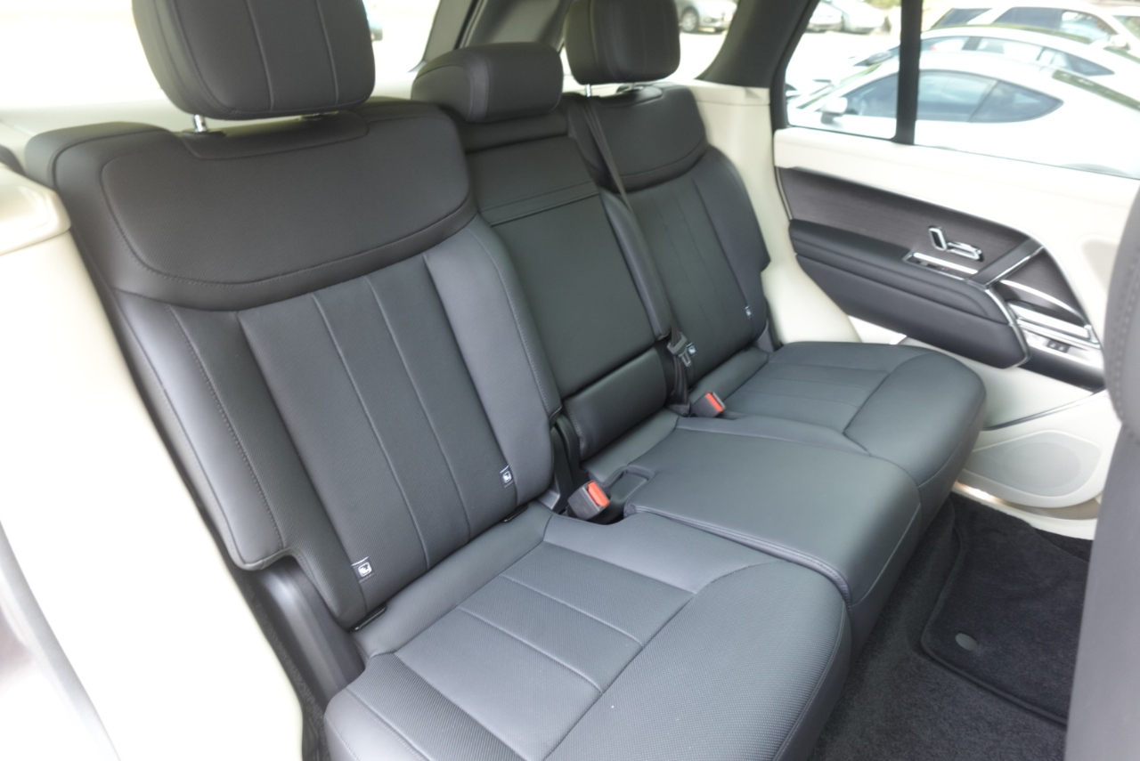 Land Rover New Range Rover SE 2023 Land Rover New Range Rover SE 2023