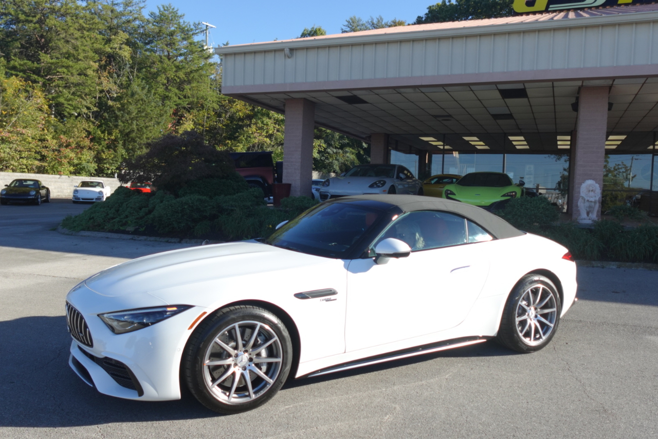 2023 Mercedes Benz SL AMG 43 photo 3