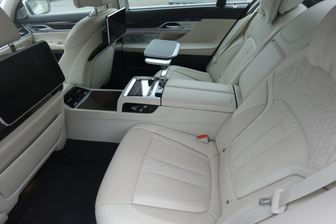 BMW 7-Series 750i 2017 BMW 7-Series 750i 2017