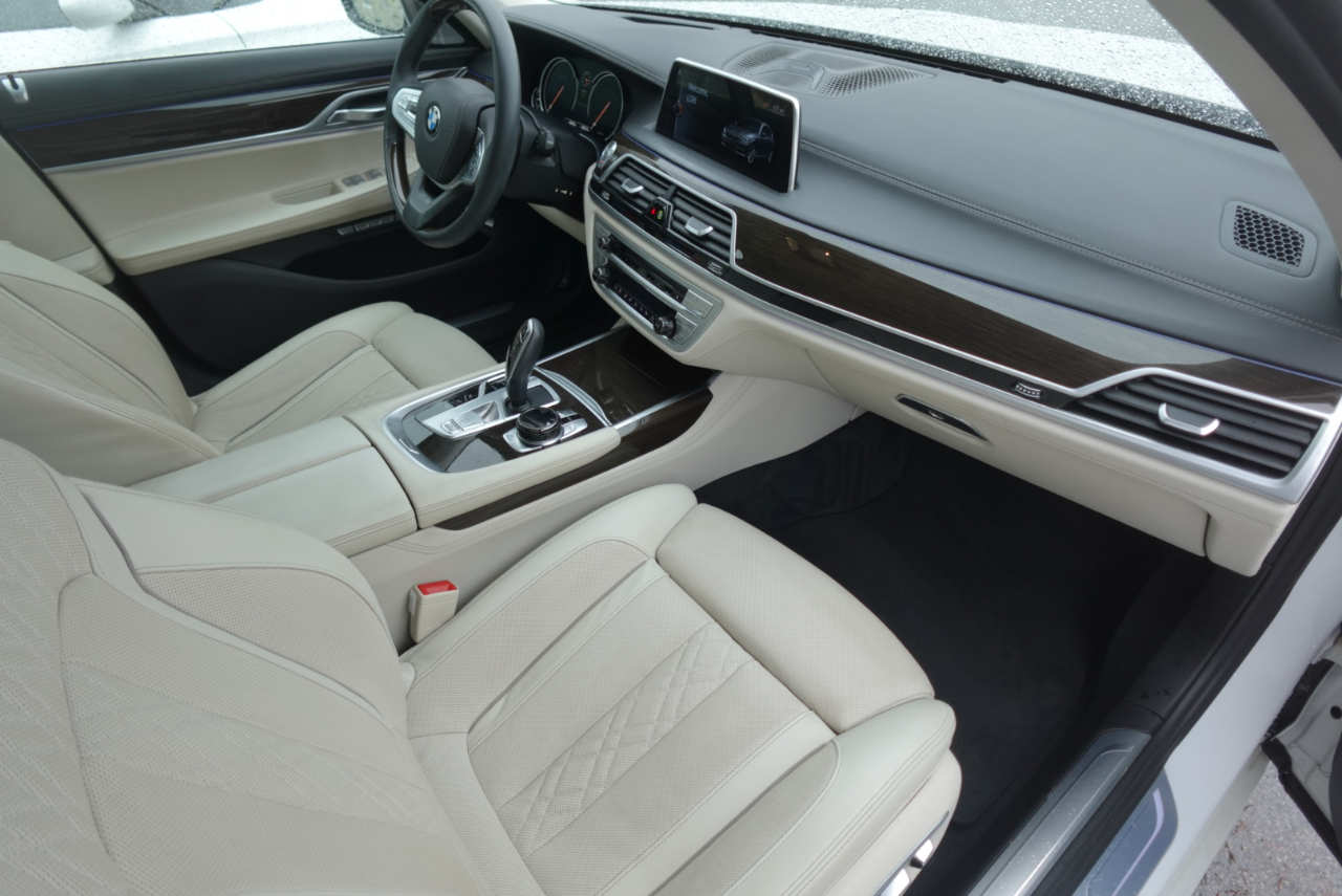 BMW 7-Series 750i 2017 BMW 7-Series 750i 2017