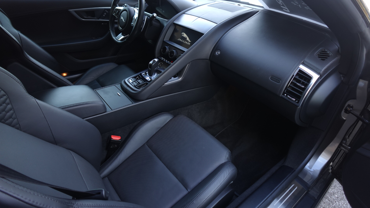 Jaguar F-Type P300 Coupe 2021