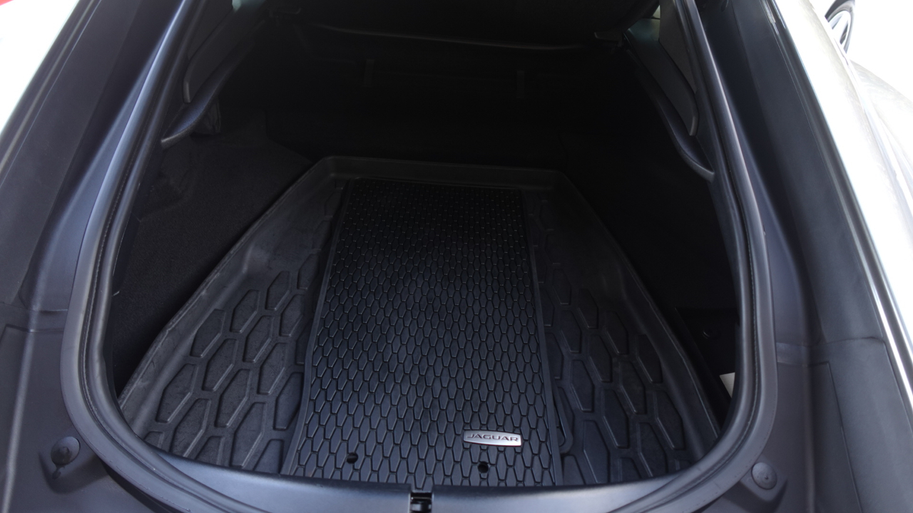 Jaguar F-Type P300 Coupe 2021