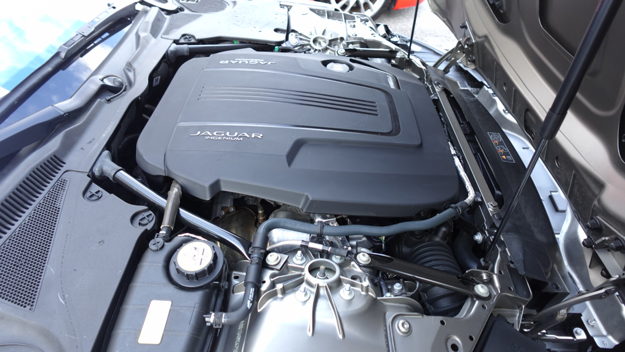 Jaguar F-Type P300 Coupe 2021