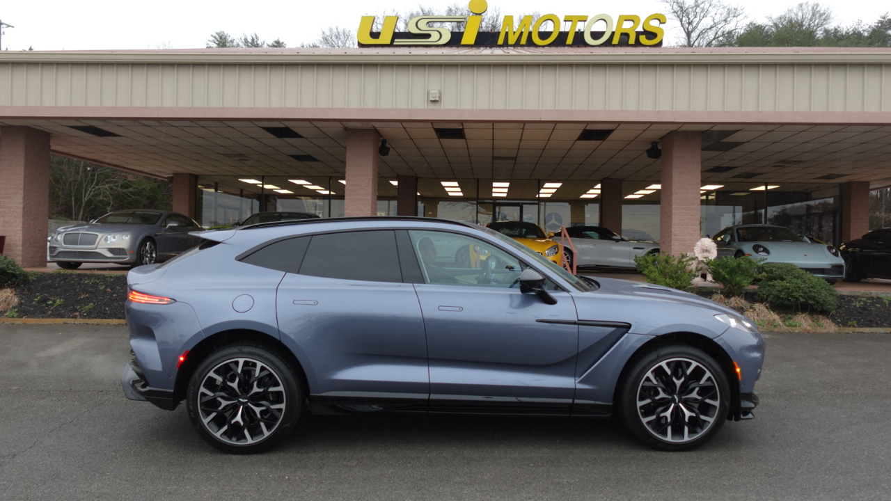 Aston Martin DBX 707 2024