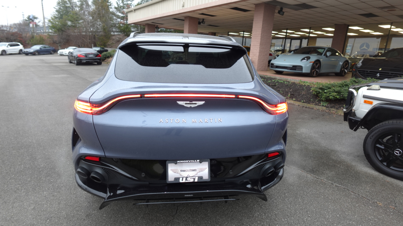 Aston Martin DBX 707 2024