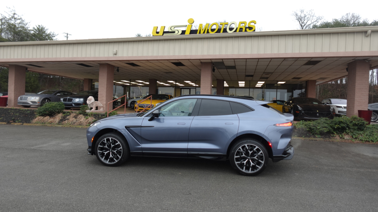 Aston Martin DBX 707 2024