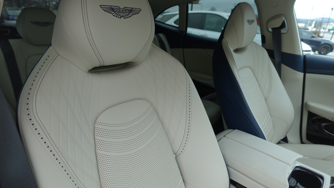 Aston Martin DBX 707 2024