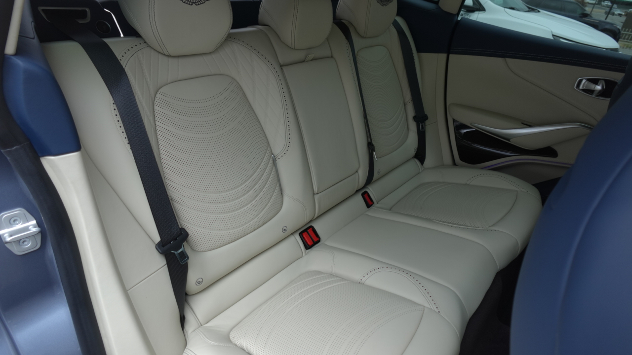 Aston Martin DBX 707 2024