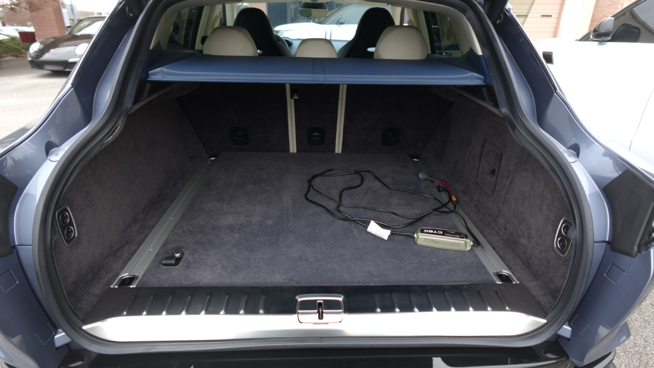 Aston Martin DBX 707 2024