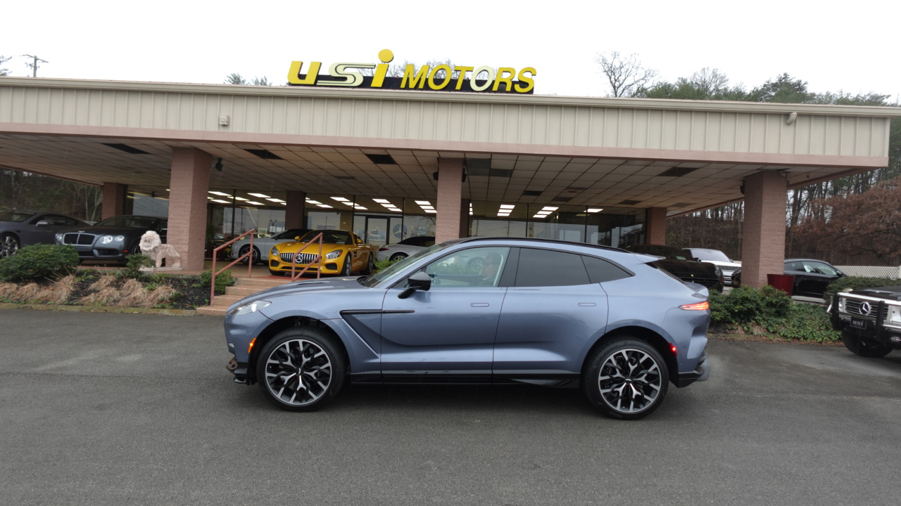 Aston Martin DBX 707 2024