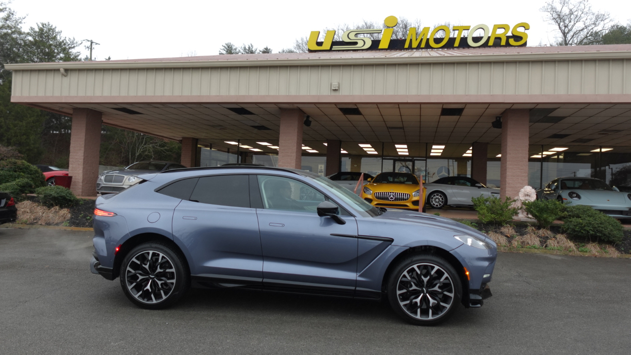 Aston Martin DBX 707 2024