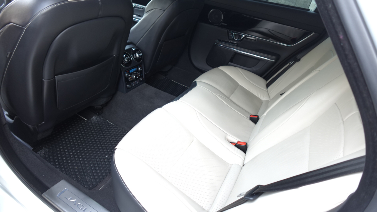 Jaguar XJ-Series XJR LWB 2016
