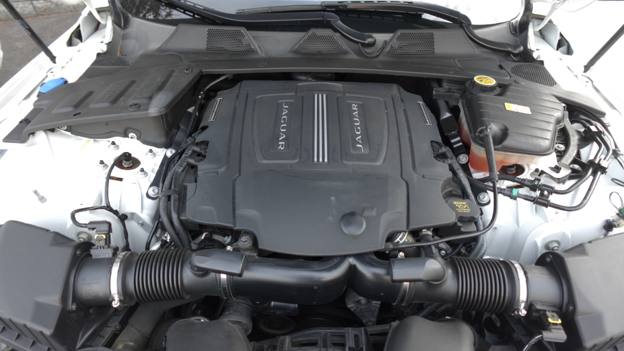 Jaguar XJ-Series XJR LWB 2016