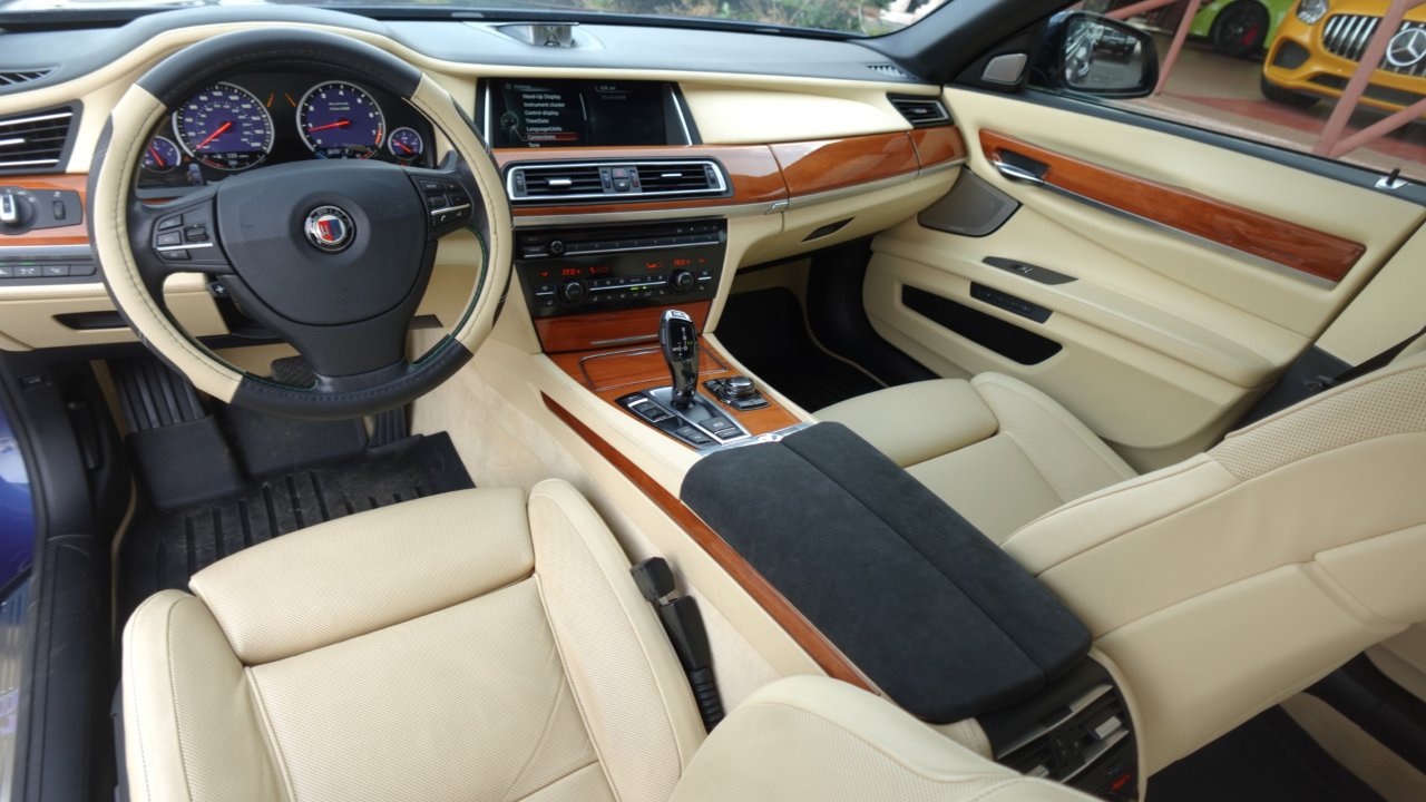 BMW 7-Series 750Li 2013