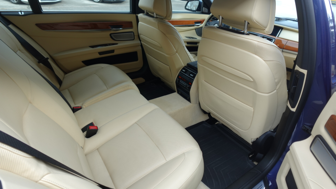 BMW 7-Series 750Li 2013